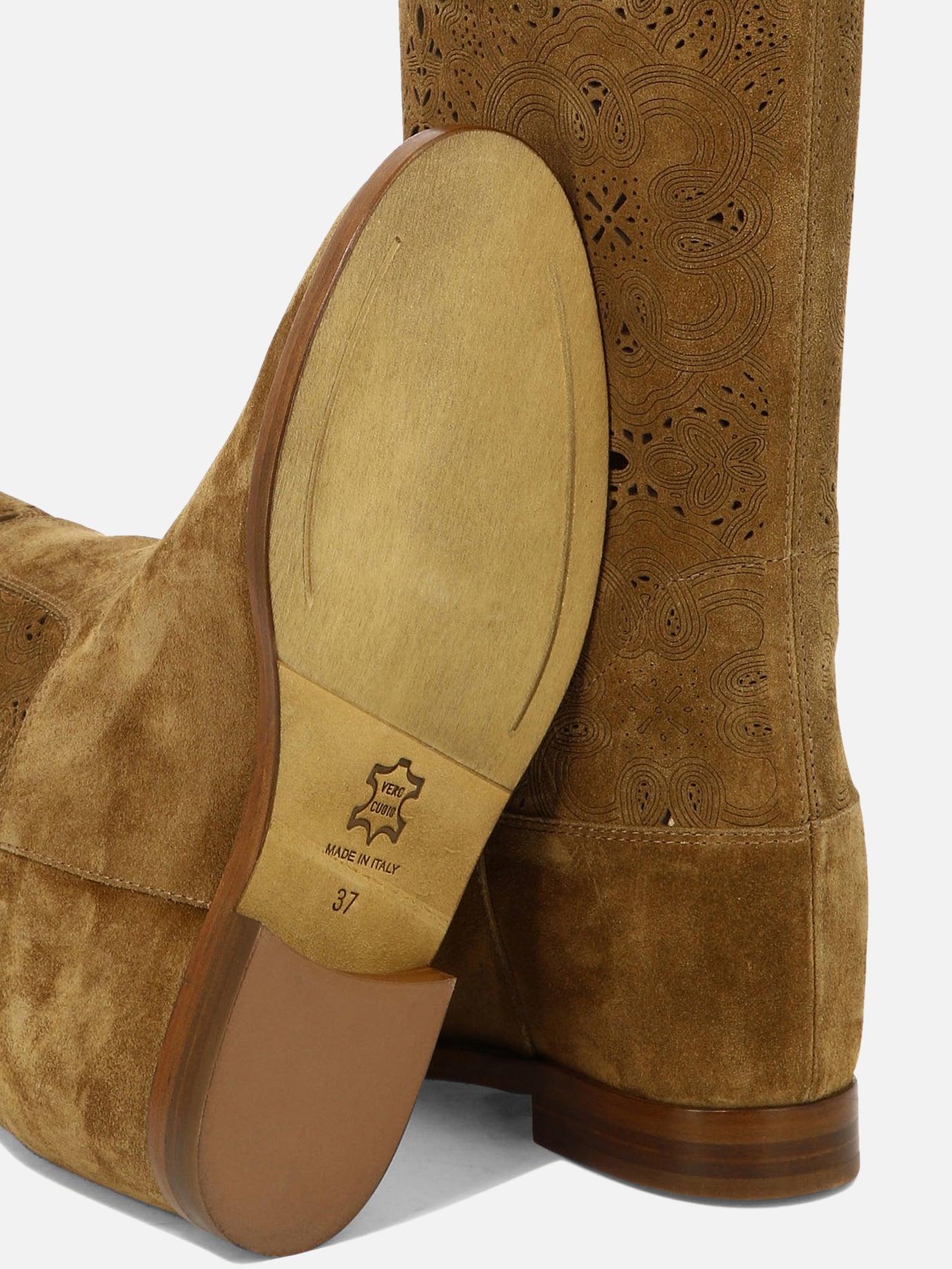 Suede boots with inlays