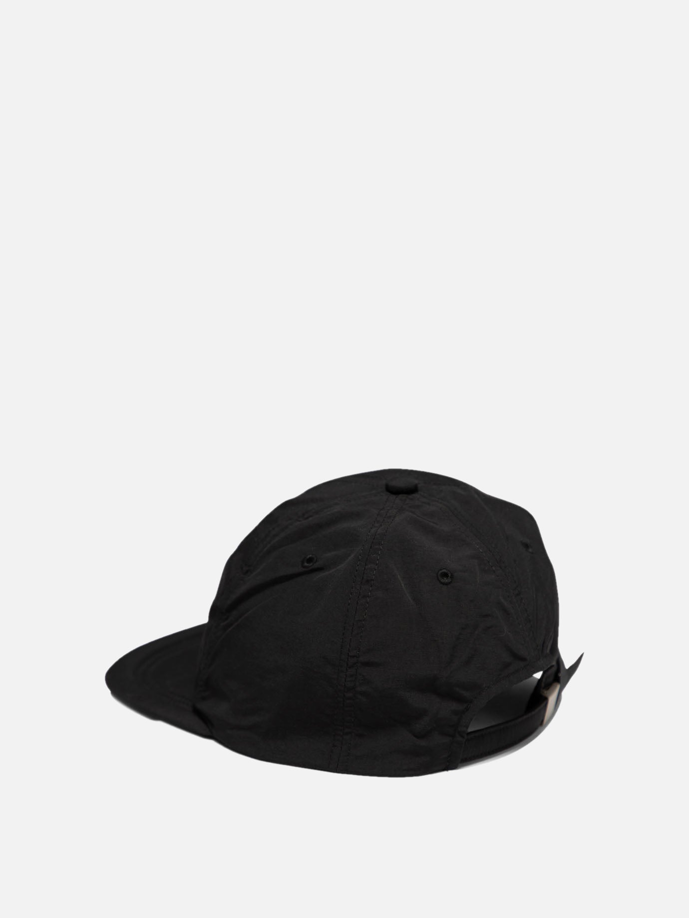 "Only Anarchist live with Mountains" hat