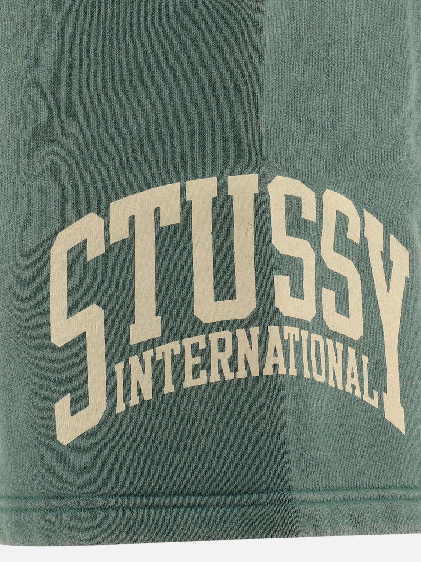 Short "Stüssy international"