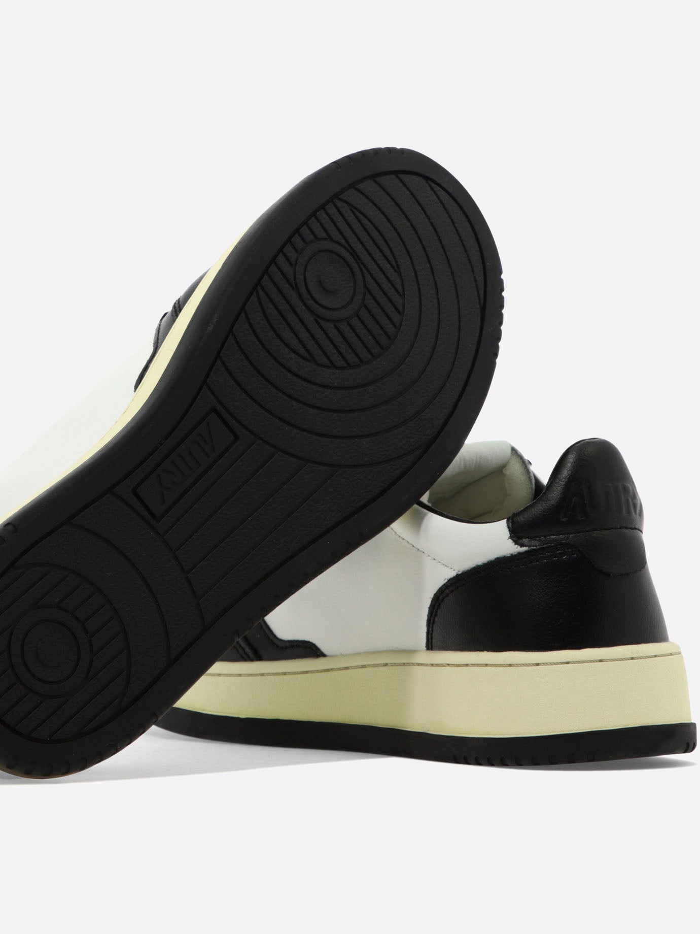 Sneaker basse 100% cow leather - 100% rubber  Nero - Autry Uomo | PDP | VIETTI Online Store | Zoom-Modal_5
