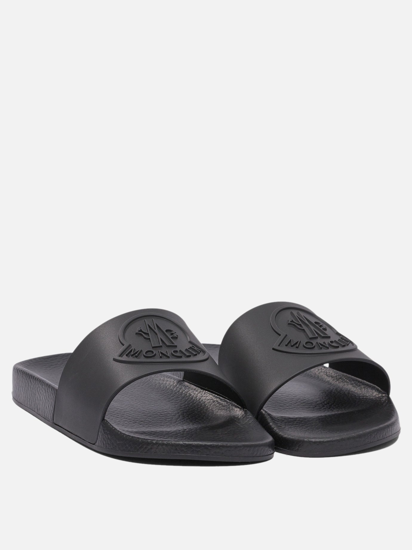 【MONCLER】送料/関税込 BASILE SLIDES Moncler Basile Slides | Black | FARFETCH