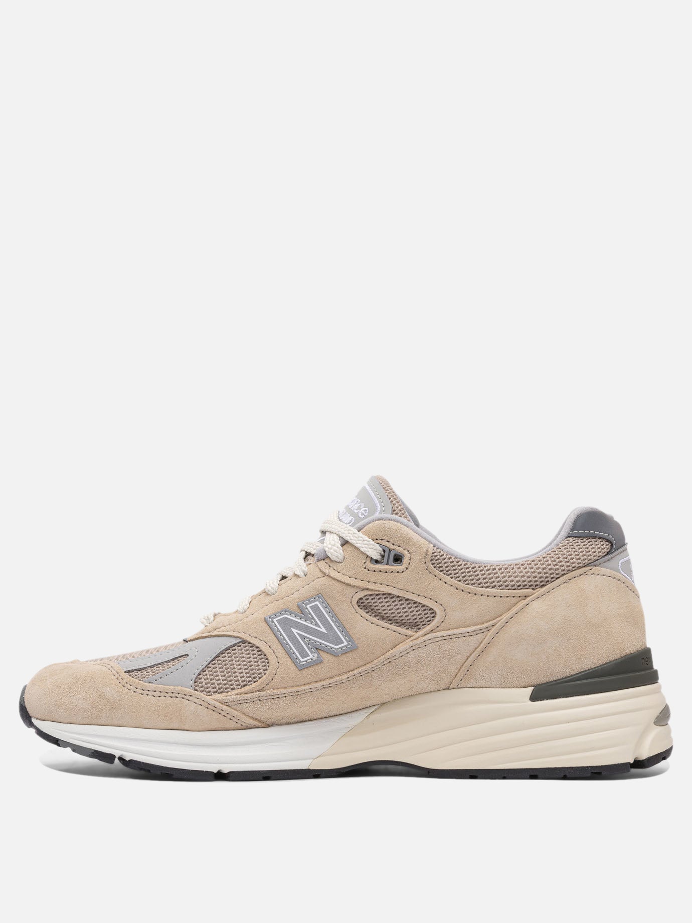 New Balance "Elevated Essentials Made in UK991V2" Sneakers Beige