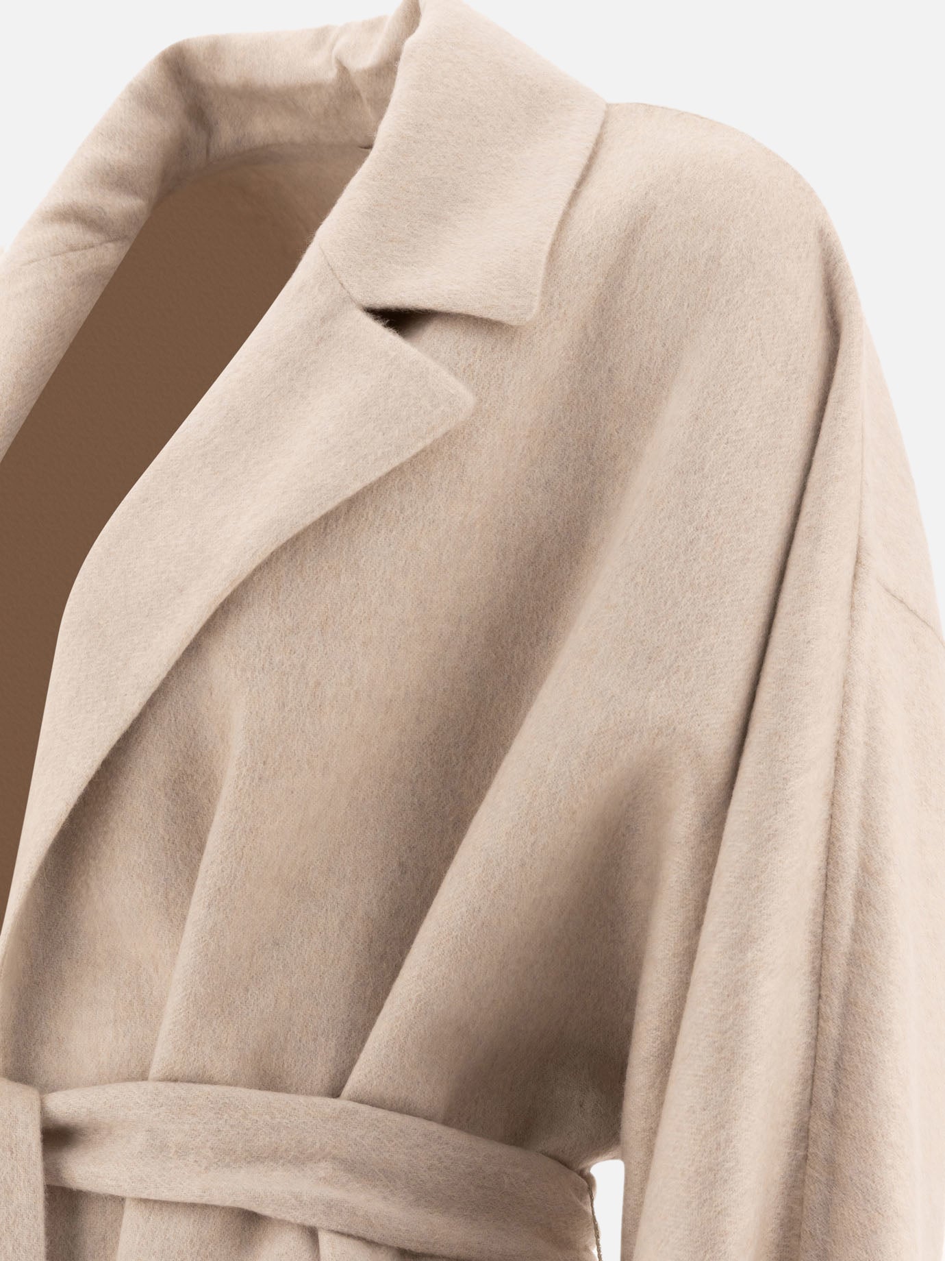 Cappotto lavorazione double in beaver di cashmere con monile