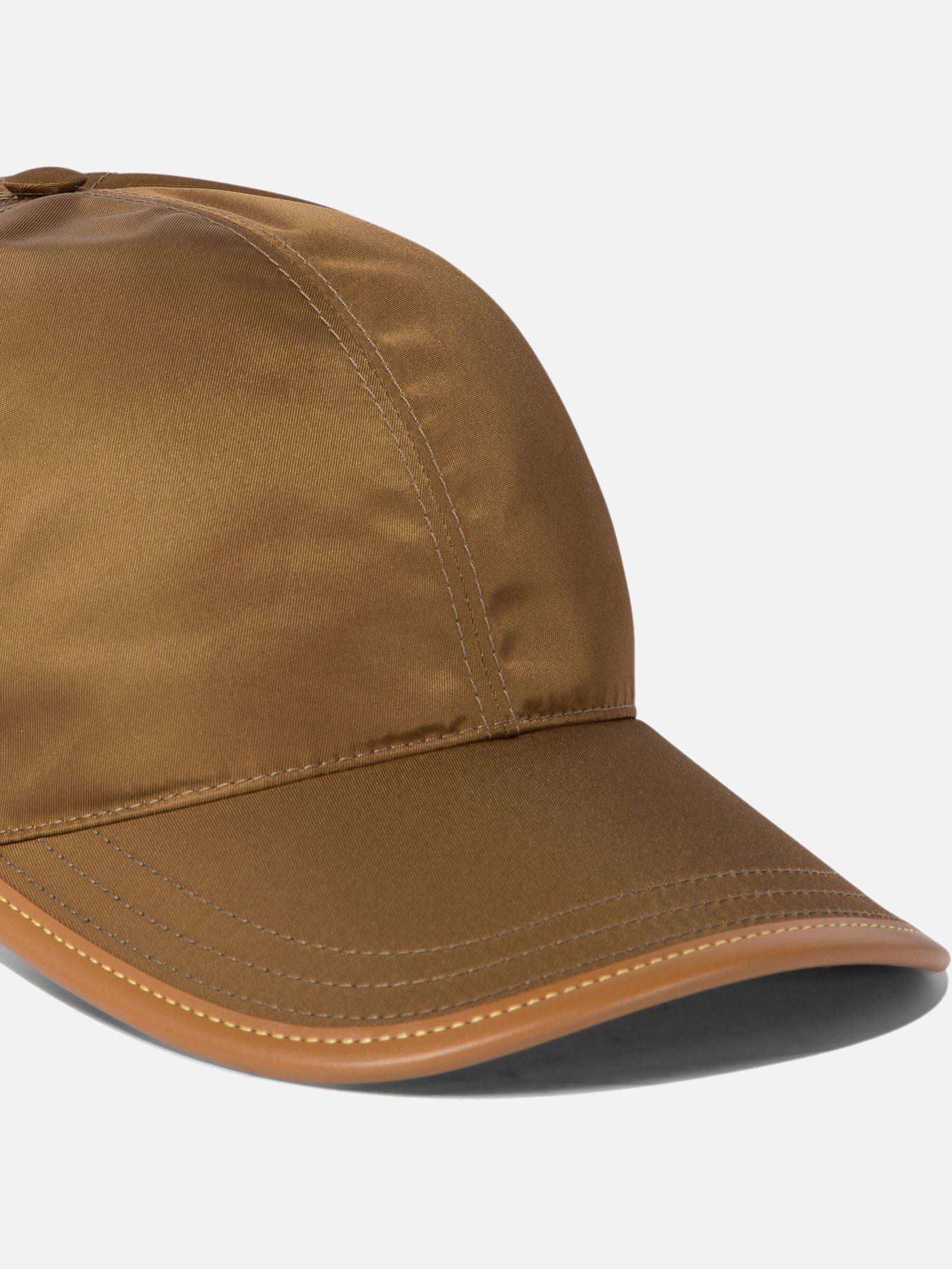 Baseball cap in Re-Nylon and leather